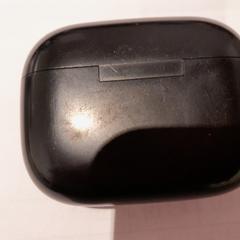 Funda airpods noir, segons ha informat TCL mitjançant iLost