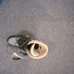 Schuh zwart/grijs, gemeldet von SnowWorld Landgraaf über iLost