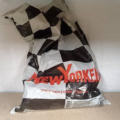 Torba New Yorker, zgłoszono przez Qbuzz GD Groningen Peizerweg przy użyciu iLost