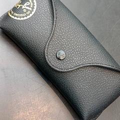 Briletui, zgłoszono przez Universiteit Gent - Faculteitsbibliotheek LW przy użyciu iLost