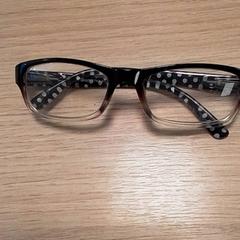 Óculos, como reportado por Qbuzz Fryslân utilizando o iLost