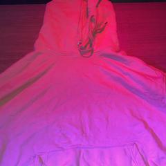 Hoodie oranje, as reported by Club Nyx/Exit Café using iLost