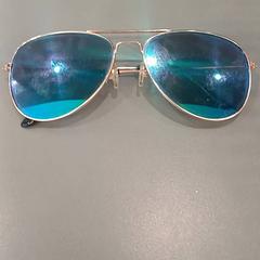 Solbriller, som rapportert av Qbuzz GD Groningen HS ved bruk av iLost