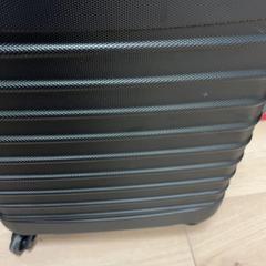 Bőrönd, amint azt ibis Schiphol Amsterdam Airport az iLost segítségével jelentette.