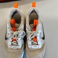 Kleding Schoenen، كما تم الإبلاغ عنه بواسطة Centraal magazijn عبر iLost