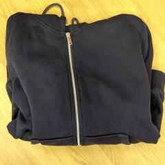 سترة bleu foncé، كما تم الإبلاغ عنه بواسطة IKEA Strasbourg عبر iLost