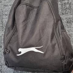 Rugtas puma، كما تم الإبلاغ عنه بواسطة Connexxion Amstelland-Meerlanden Schiphol Noord عبر iLost