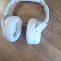 Headphones, as reported by Connexxion Haarlem AML using iLost