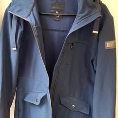 ジャケット blauw がiLostで Qbuzz DMG によって報告されました