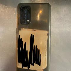 Zwarte telefoon, som rapportert til iLost