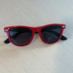 Sunglasses, as reported by Madurodam using iLost