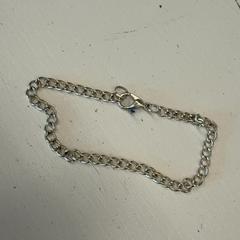 Bransoletka, zgłoszono przez Het Amsterdamse Winterterras przy użyciu iLost