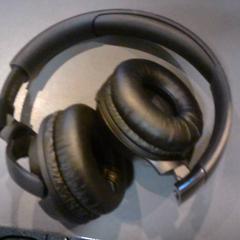 Hörlurar, rapporterat av SnowWorld Landgraaf med iLost