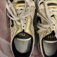 Shoe, as reported by ibis Styles Rotterdam Ahoy using iLost