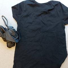 Kleding - T-shirt + paraplu, amint azt Centraal magazijn az iLost segítségével jelentette.