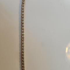 goudkleurig armbandje met steentjes an iLost gemeldet