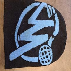 Gorro zwart met opdruk, ha sido reportado por Centraal magazijn con iLost