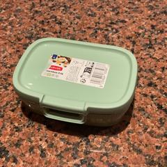 플라스틱 용기 Green, iLost를 사용하여 Pathé Nijmegen에 보고됨