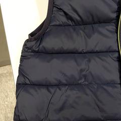 Detská bunda Doudoune sans manche bleue marine, ako bolo nahlásené IKEA Clermont Ferrand pomocou iLost