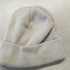 Kleding Muts, rapporterat av Centraal magazijn med iLost