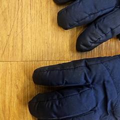 إكسسوارات الملابس، كما تم الإبلاغ عنه بواسطة GVB عبر iLost