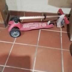 Scooter Roze mini m-cros, ha sido reportado por Apenheul con iLost