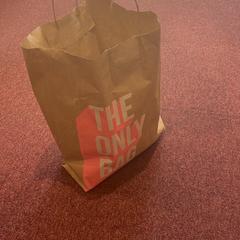 Handtasche, gemeldet von Arriva Achterhoek-Rivierenland über iLost