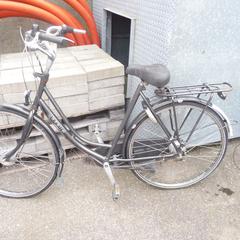 Bicikli Gazelle grijs, amint azt Gemeente Noordwijk az iLost segítségével jelentette.