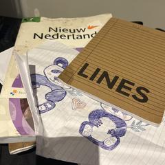 Zwarte rugzak, 4 VWO studieboek, jak bylo nahlášeno na iLost