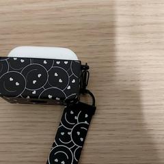 電子製品 - Draadloze oortjes がiLostで Regio Limburg - Leuven によって報告されました