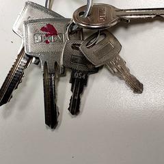 Giltzak - 5 sleutels., gisa salatu by Centraal magazijn iLost erabiliz