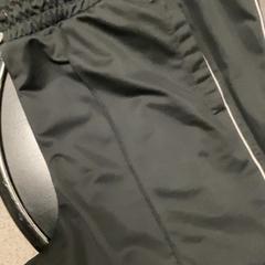 Pantalons, a été signalé par MEININGER Hotel Copenhagen utilisant iLost