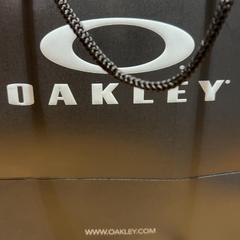 Purchase oakley, come riportato da Designer Outlet Roermond utilizzando iLost