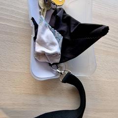 Brillenkoker Doorzichtig met een sleutel, zoals gemeld door Gemeente Roermond met iLost