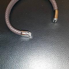 Bracelet, a été signalé par Van der Valk Hotel Tiel utilisant iLost