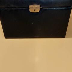 Bag & Jewelry box Zwart, as reported by Gemeente Rhenen using iLost