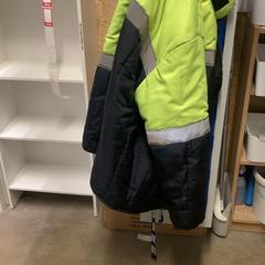 Kurtka Zwart/geel, zgłoszono przez IKEA Utrecht przy użyciu iLost
