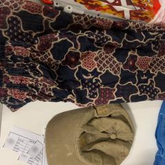 Nadrág, Sapka & Játék, amint azt Silver Sands Beach az iLost segítségével jelentette.