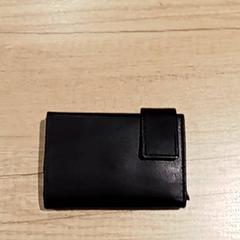 財布 がiLostで Regio Antwerpen - Brussel によって報告されました