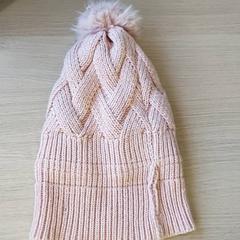 Kleding Muts, jak nahlášeno Centraal magazijn pomocí iLost