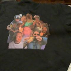 Camisa Zwart veel gezichten van meid, segundo informou De Heeren van Aemstel usando iLost