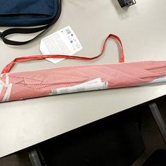 Hainbat Parasol, gisa salatu by Centraal magazijn iLost erabiliz