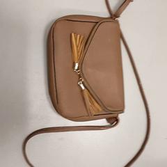 가방 Handtas, iLost를 사용하여 Regio West-Vlaanderen에 보고됨