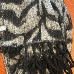 Shawl, as reported by Regio Oost-Vlaanderen using iLost