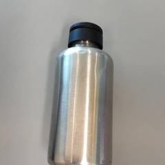 飲用ボトル がiLostで Vrije Universiteit Brussel (VUB) によって報告されました