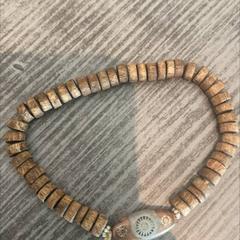 Collier, a été signalé par Hotel Apeldoorn utilisant iLost
