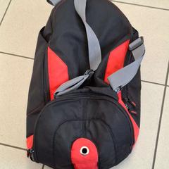 Motxilla ou de sport noir et rouge, segons ha informat ilévia mitjançant iLost