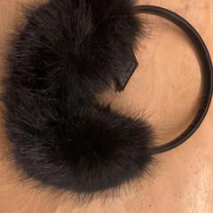 Oorwarmers Zwart, segundo informou Pathé Utrecht Leidsche Rijn usando iLost