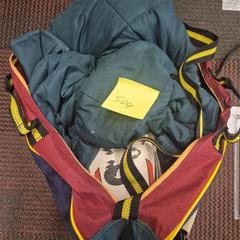 Kleidung in a bag, gemeldet von Amsterdam ID Aparthotel über iLost