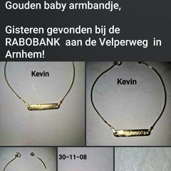 Gouden armbandje, iLost에 보고됨